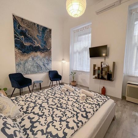 Free Parking, Downtown Apartment Near New York Cafe Budapest Eksteriør billede