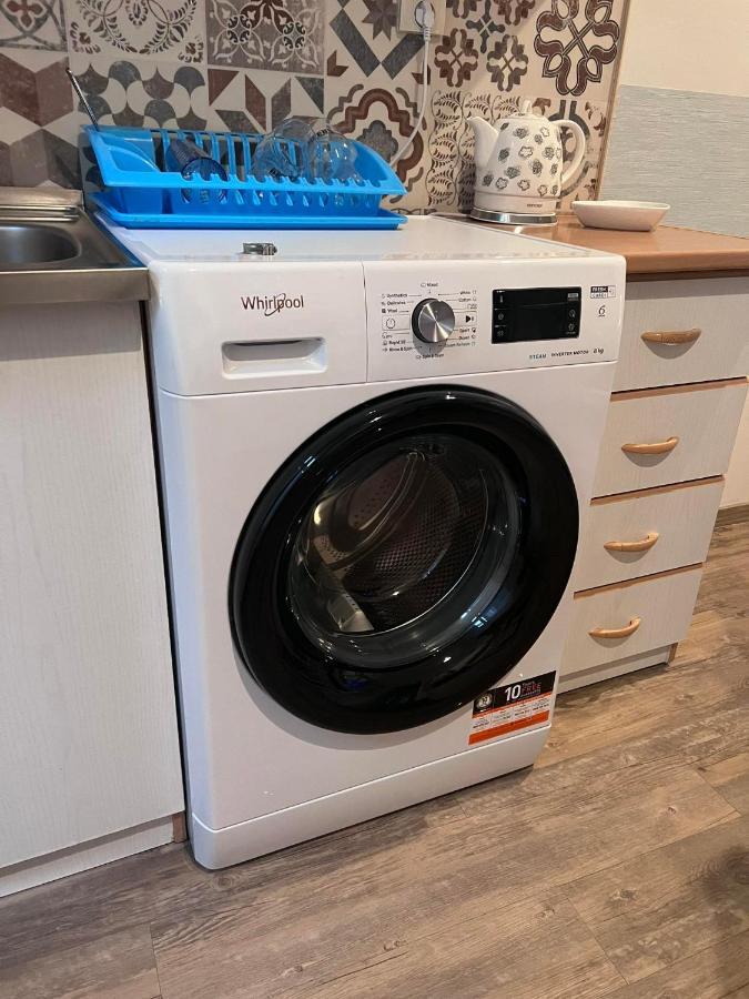 Free Parking, Downtown Apartment Near New York Cafe Budapest Eksteriør billede