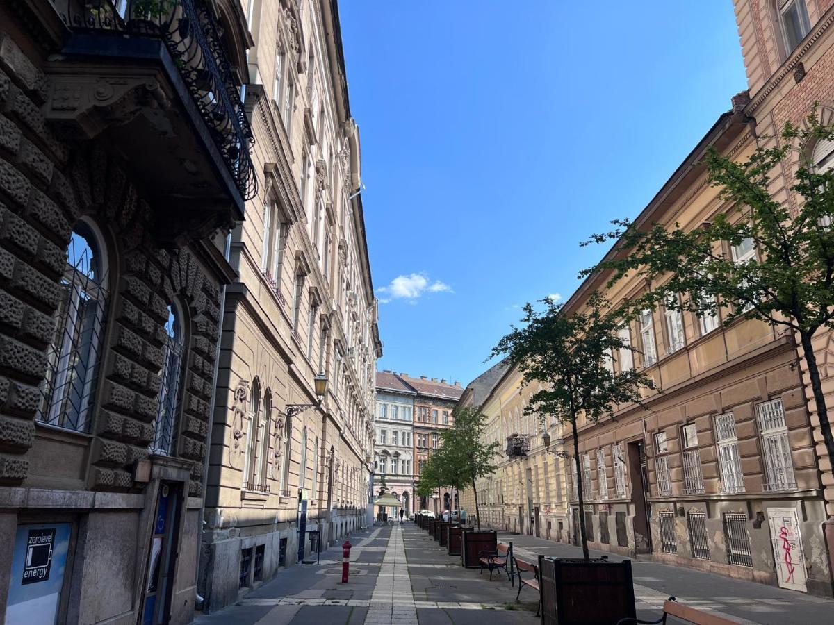 Free Parking, Downtown Apartment Near New York Cafe Budapest Eksteriør billede