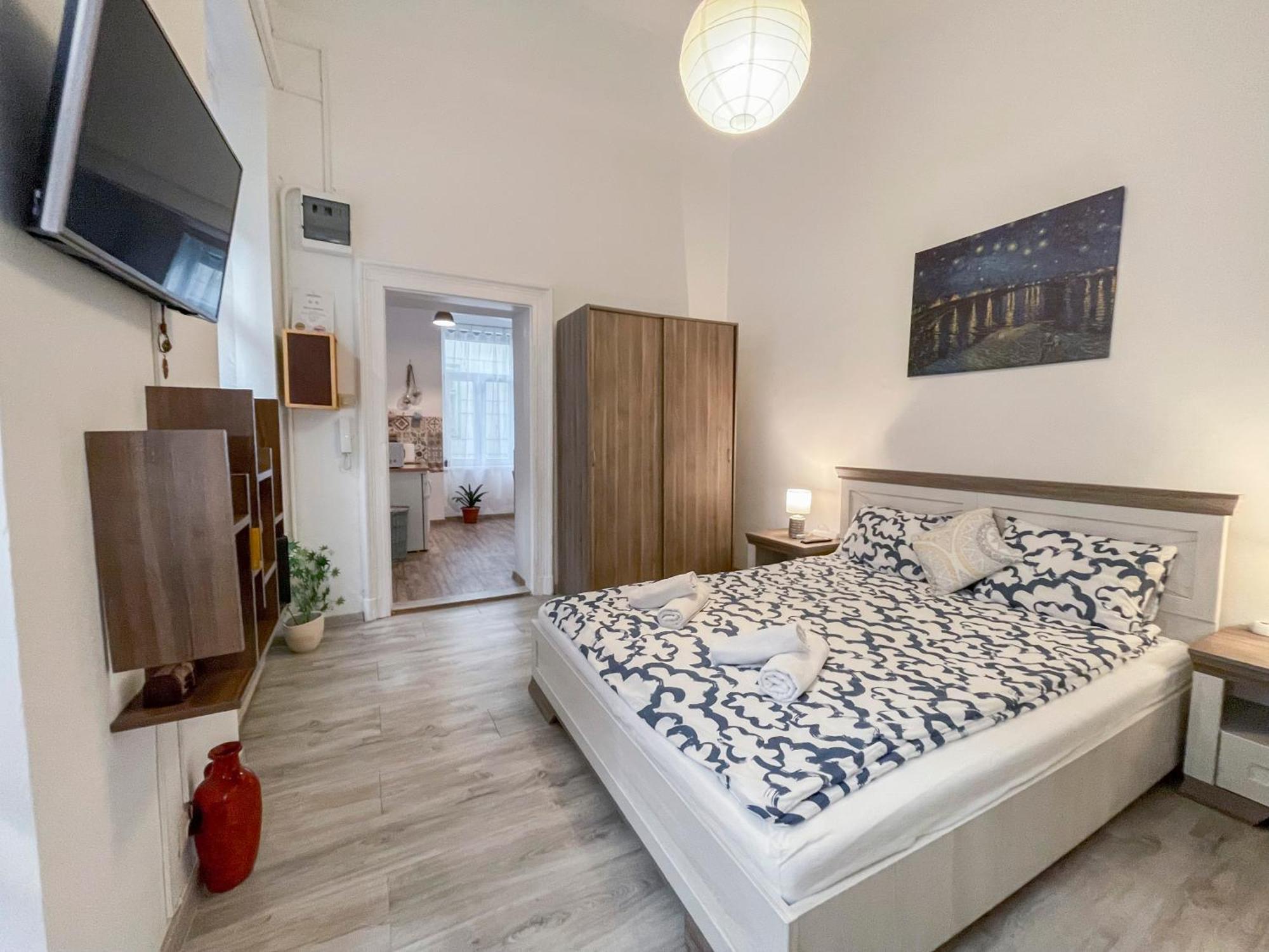 Free Parking, Downtown Apartment Near New York Cafe Budapest Eksteriør billede